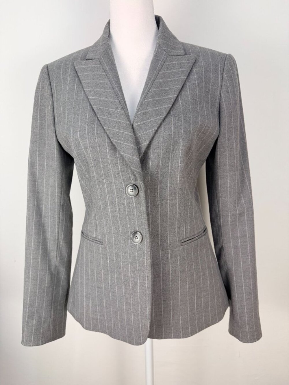 Antonio Melani Gray Pinstripe Blazer Women Size 4 Career Office Business Jacket - Picture 2 of 11